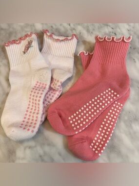 Girls Ruffle-Trim Non-Slip Socks - Pink & White